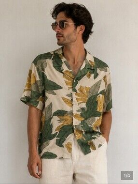 No Boundaries Hawaiian Palm Leaf Shirt Mens Size S Short Sleeve Button Down